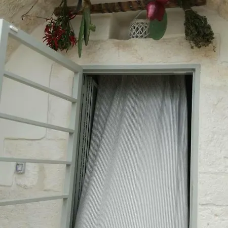 Trullo Nonna Mari بيت للعطل تْشيستيرنِنو