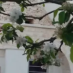 Trullo Nonna Mari Vakantiehuis Cisternino