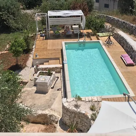 Trullo Nonna Mari Tatil Evi Cisternino