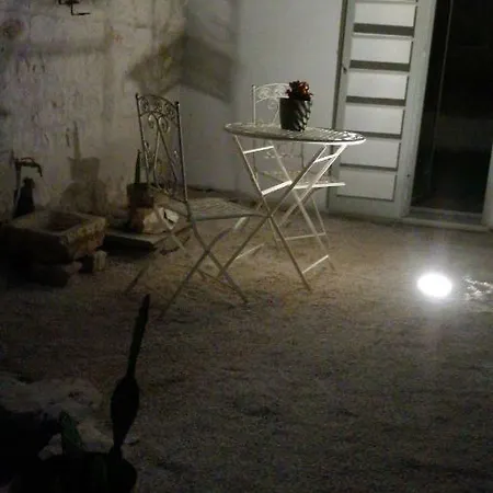 Trullo Nonna Mari * Cisternino