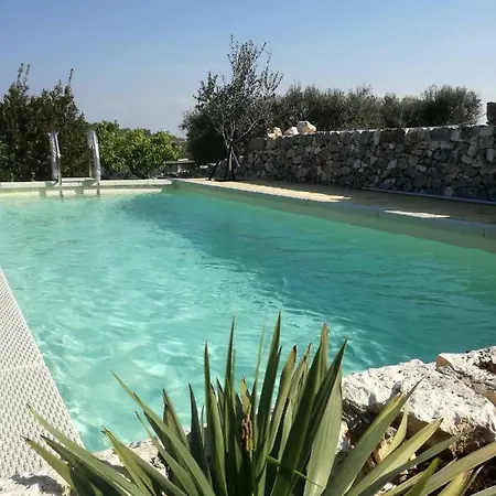 Trullo Nonna Mari Сasa de vacaciones Cisternino